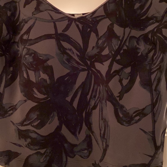 Lululemon Align Tee in Botanical Bloom Anchor Multi - Picture 6 of 10